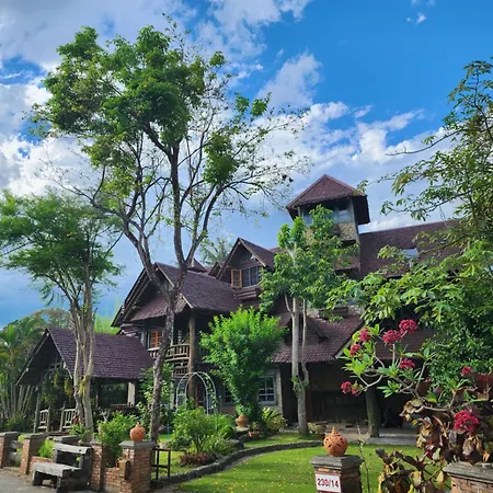Oo Teak Villa